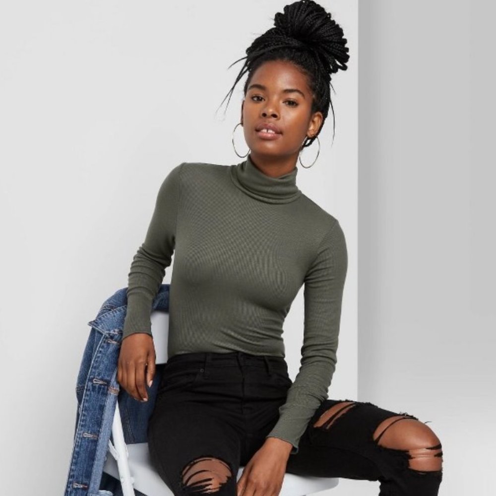 WILD FABLE GREEN RIBBED TURTLENECK